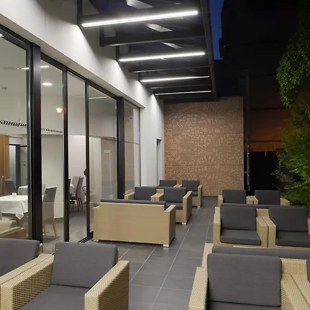 Готель Orasac Garni 4*